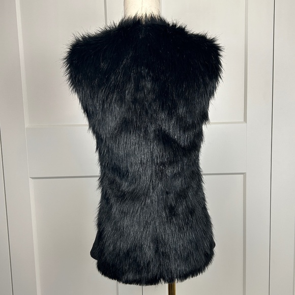 Faux Fur Vest - Picture 3 of 8